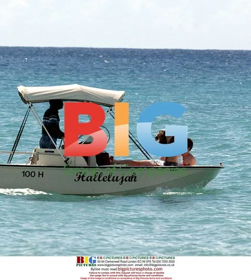 Hugh Grant and Jemina Khan on boat ride