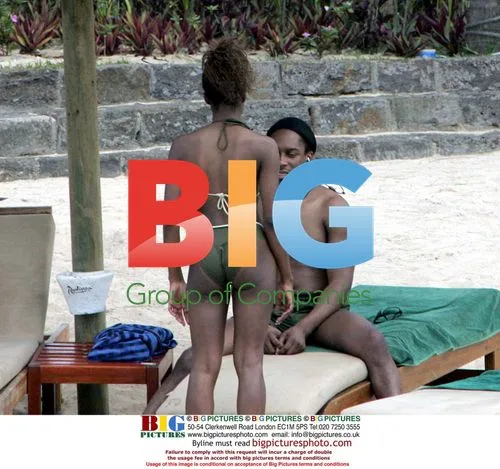 Singer Lemar and Girlfriend on Holiday in Mauritius
