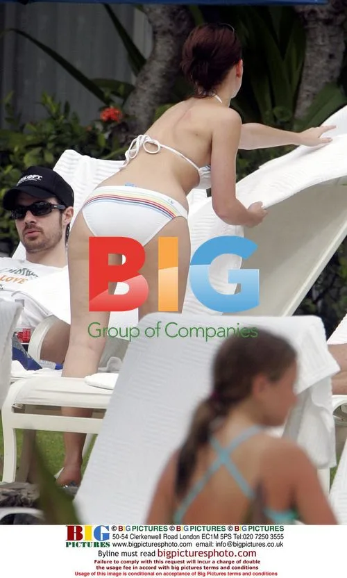Jennifer Love Hewitt on Hawaiian Holiday