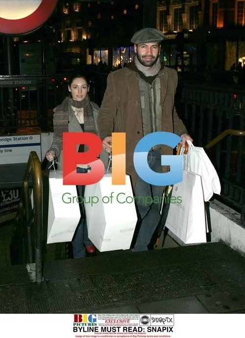 Kelly Brook and Billy Zane go shopping
