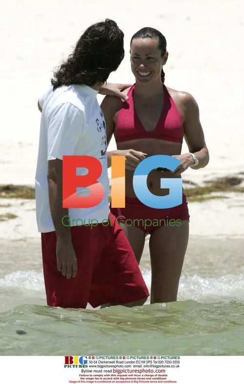 Tara Palmer-Tomkinson on Mauritius vacation