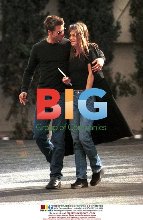 Brad Pitt and Jennifer Aniston at art gallery