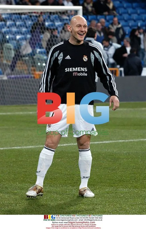 Thomas Gravesen Debuts for Real Madrid