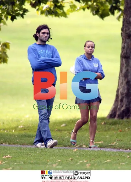 Samantha Morton and Brett Shaw in London Park