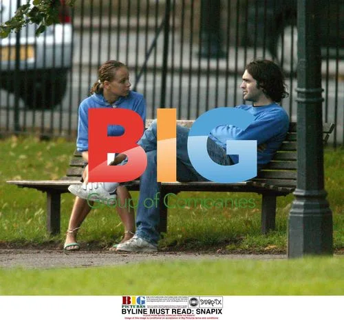 Samantha Morton and Boyfriend Out in London Park