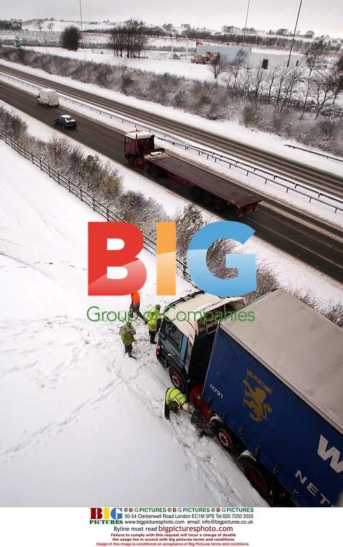 Lorry Stuck in Snow at Harthill Services