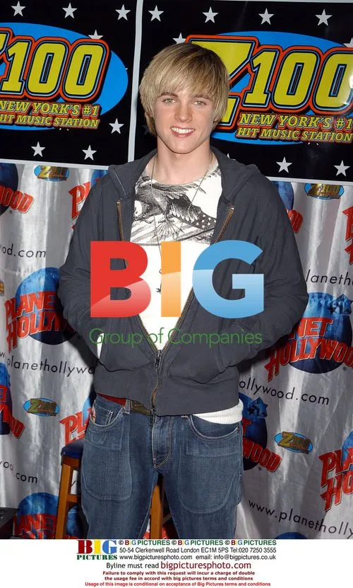 Jesse McCartney Performs at Planet Hollywood