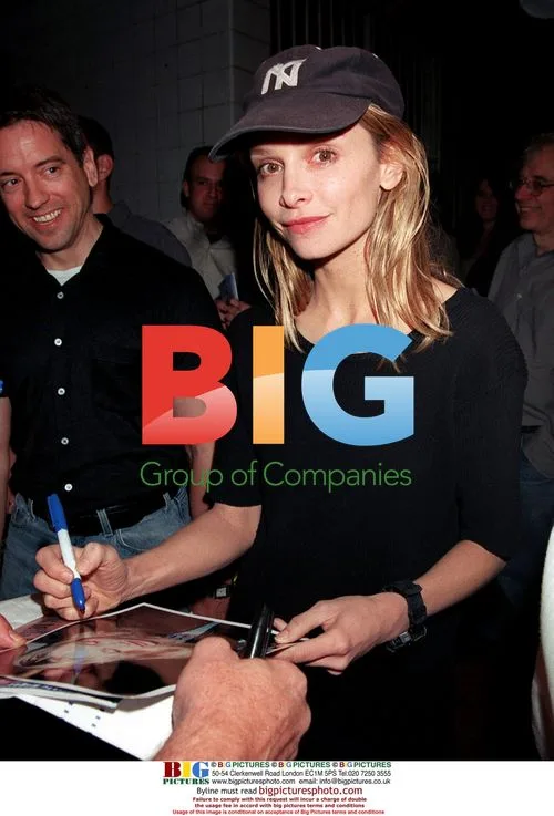 Calista Flockhart Signs Autographs
