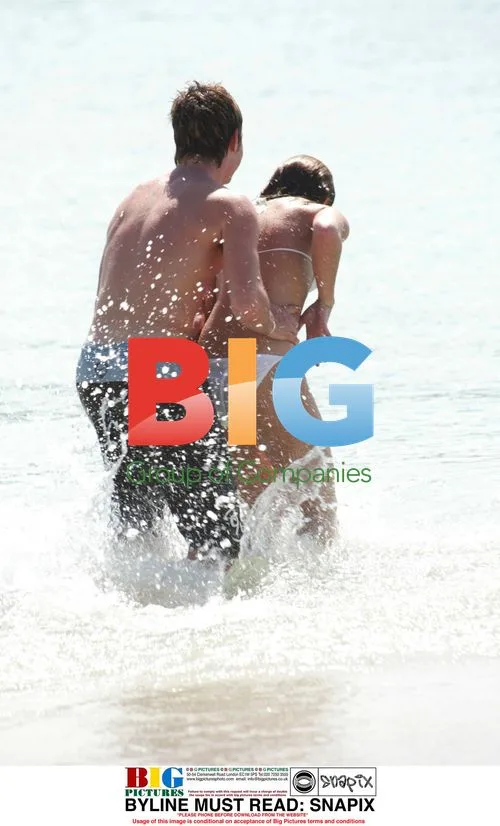 Coronation Street co-stars share intimate Caribbean beach moment