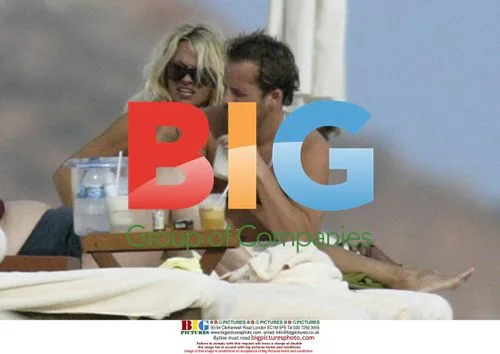 Pamela Anderson and Stephen Dorff's Beach Getaway