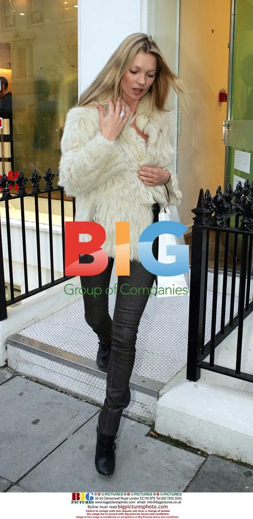 Kate Moss Leaves Bayswater Restaurant