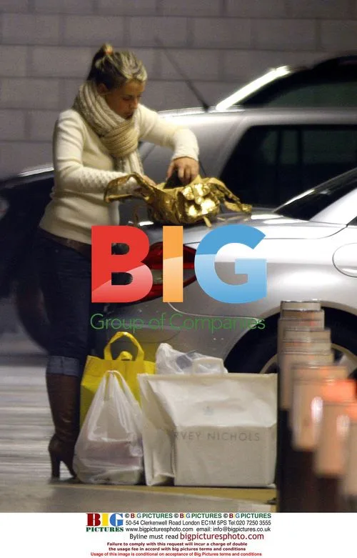Coleen McLoughlin Shopping