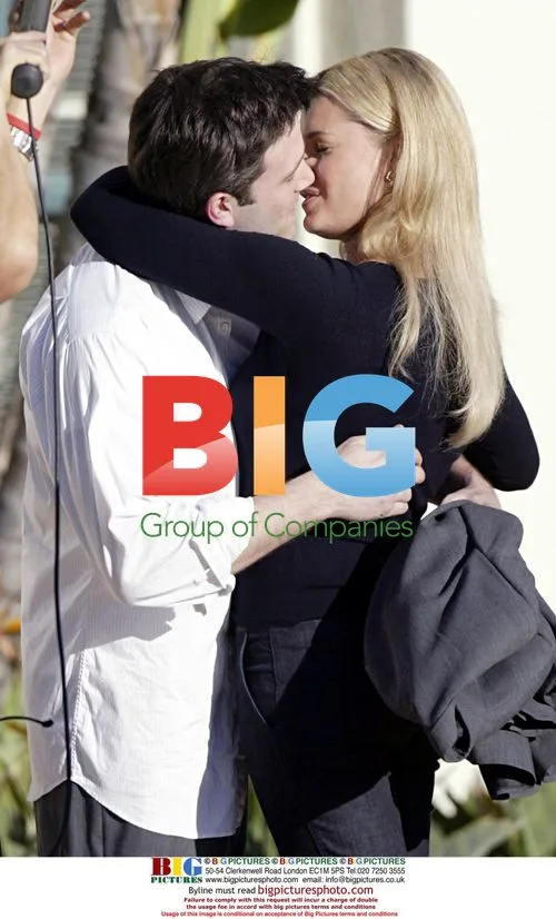 Actors Ben Affleck and Rebecca Romijn Filming "Man About Town"
