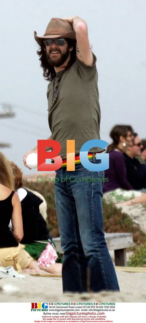 Kate Hudson with Family on Malibu Beach