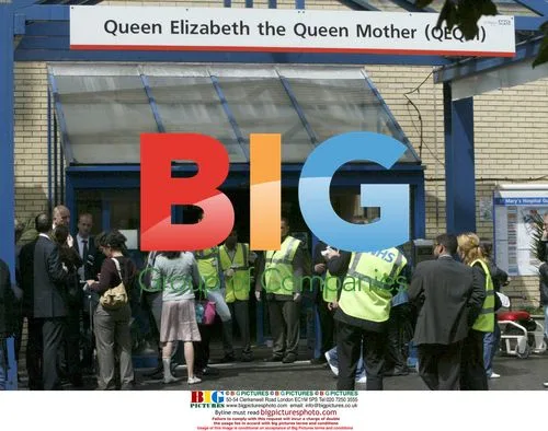 Queen Elizabeth at London Hospital
