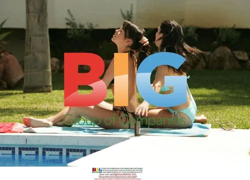 Lisa Scott Lee Relaxing with Friend in Spain