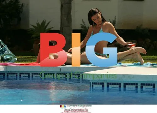 Lisa Scott Lee relaxing by pool