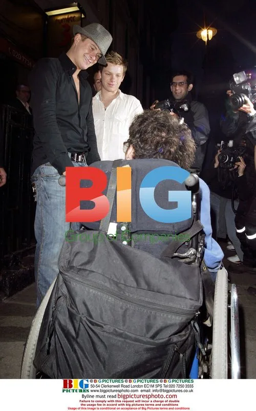 Lee Ryan Enjoys Night Out with Blue Bandmates