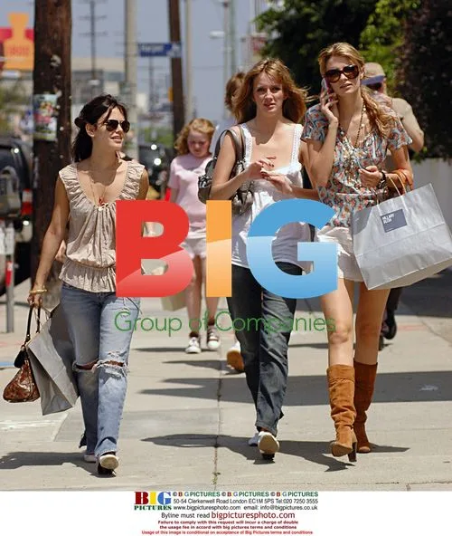 Mischa Barton and Rachel Bilson Shopping