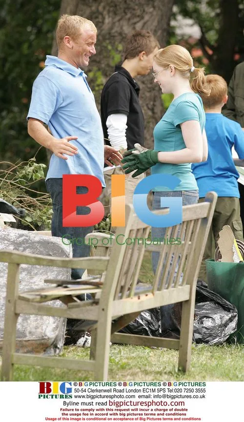Coronation Street actors film park scene