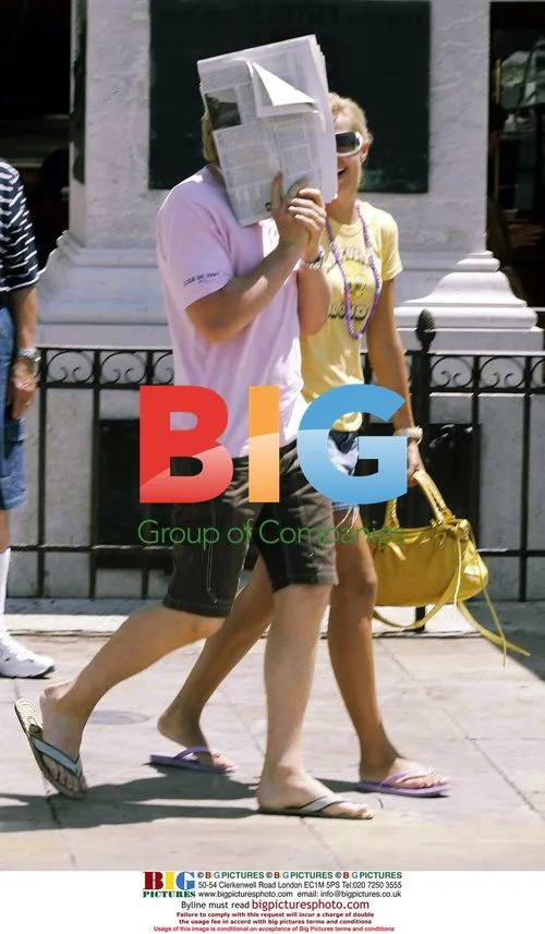 Oliver Khan on holiday with girlfriend