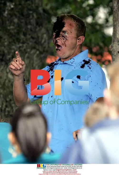 Corrie stars film mud fight on location