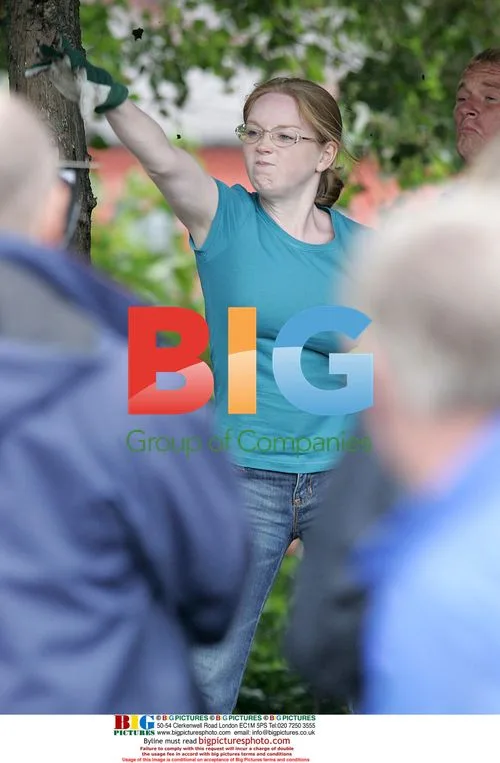 Corrie stars film mud fight on location