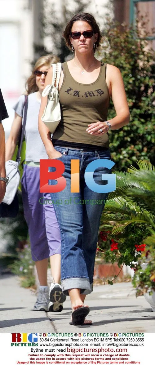 Linsey Davenport and Husband Take Stroll in Santa Monica