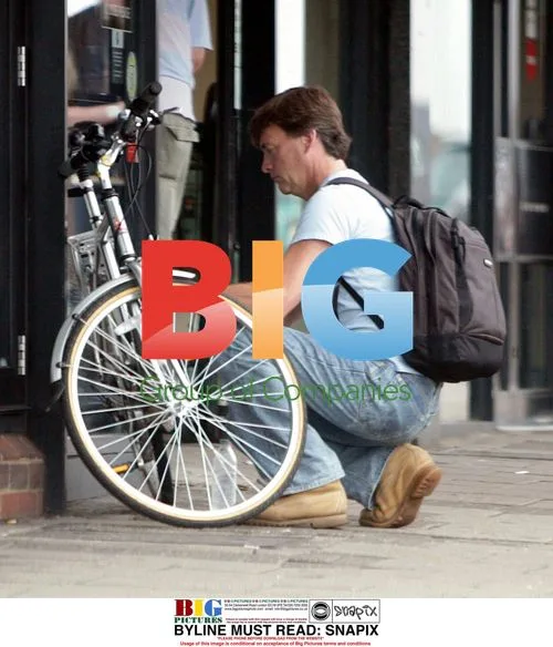 Richard Madeley Rides Bike in London
