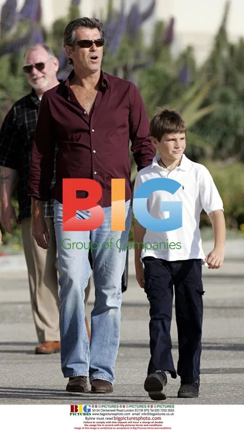 Pierce Brosnan takes family to Santa Monica Pier