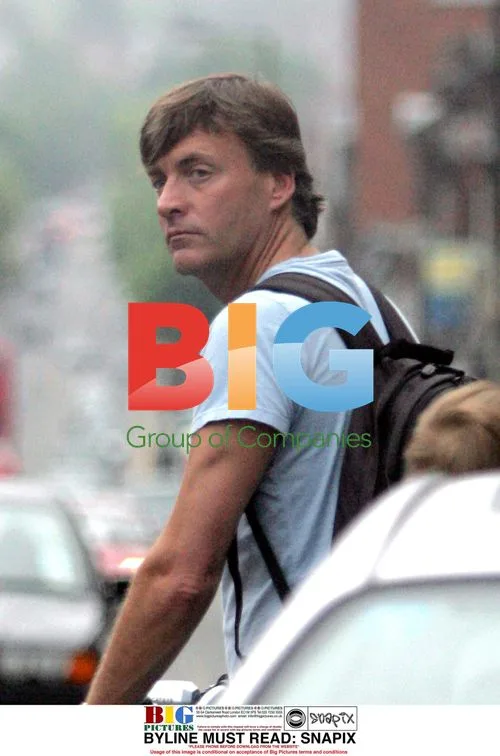TV Host Richard Madeley Out Shopping