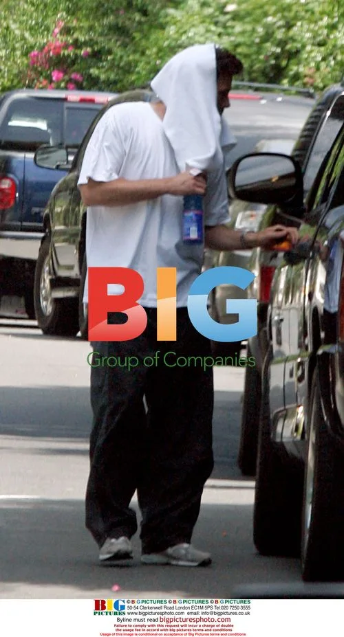 Ben Affleck Bumps Into Jennifer Garner's Ex