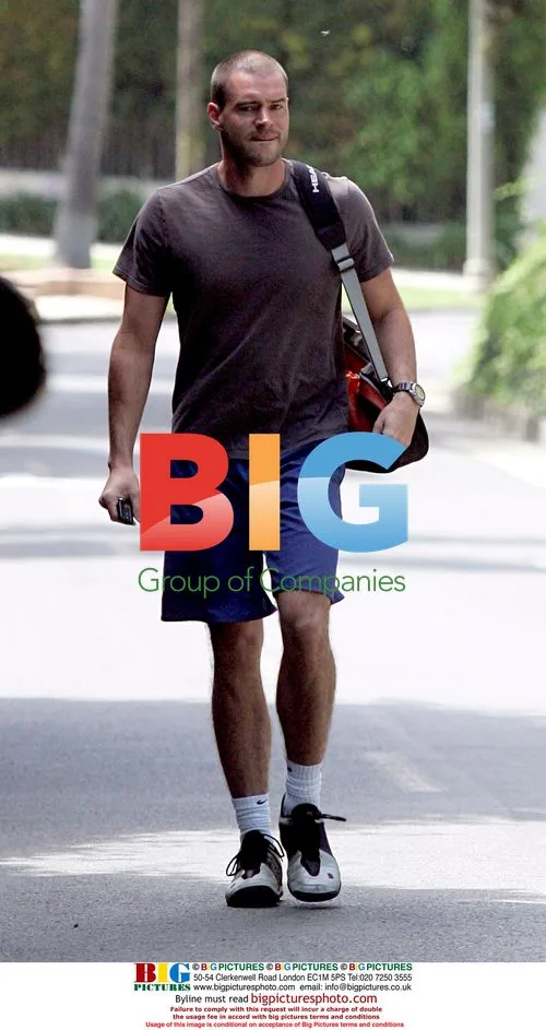 Ben Affleck Bumps Into Jennifer Garner's Ex