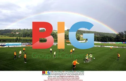 Arsenal squad trains in Austria