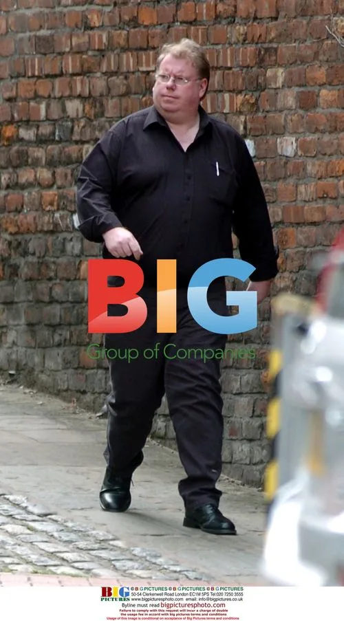 Coronation Street actor Eric Potts on set