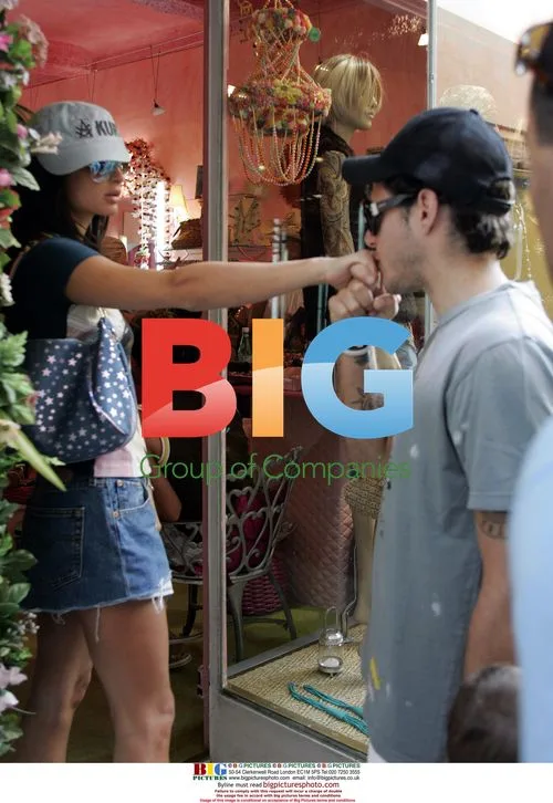 Paris Hilton Shopping with Boyfriend