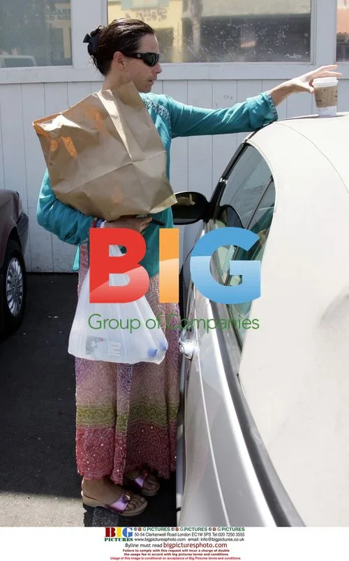 Minnie Driver gets lunch in Malibu