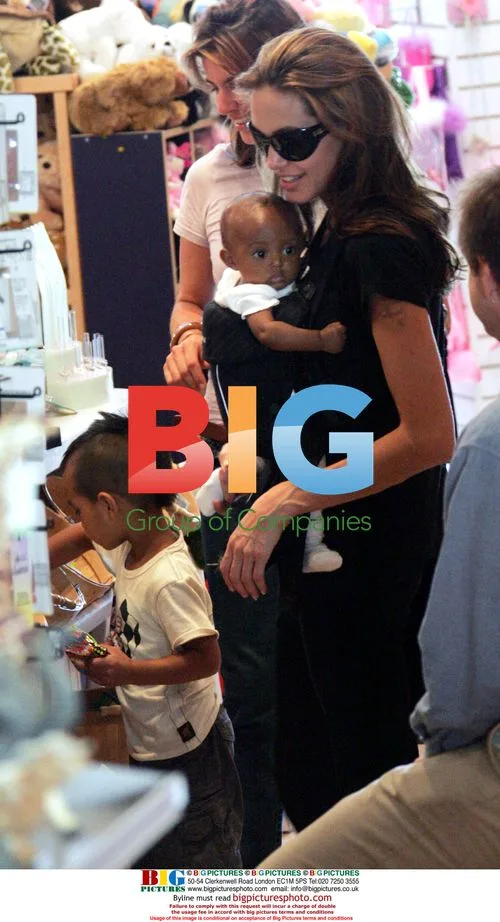 Angelina Jolie and kids at Malibu toy shop