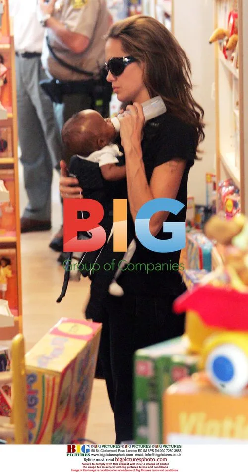 Angelina Jolie and kids at Malibu toy shop