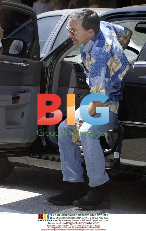 Burt Reynolds Out Shopping in Beverly Hills
