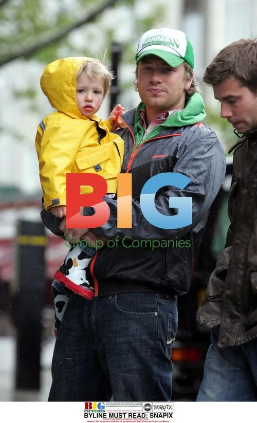 Jamie Oliver with family in London