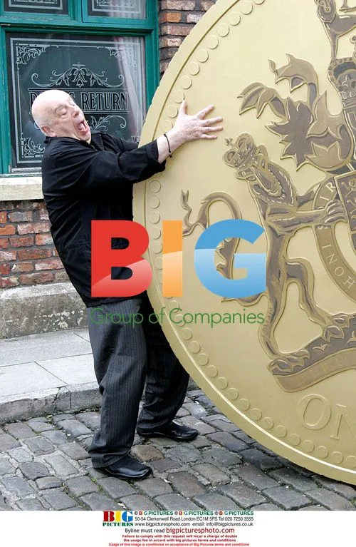 Coronation Street Stars Launch Lottery