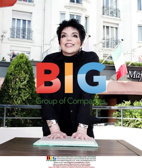 Lisa Minnelli performs concert in Cannes