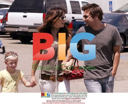 Kate Beckinsale and Family at Farmers Market