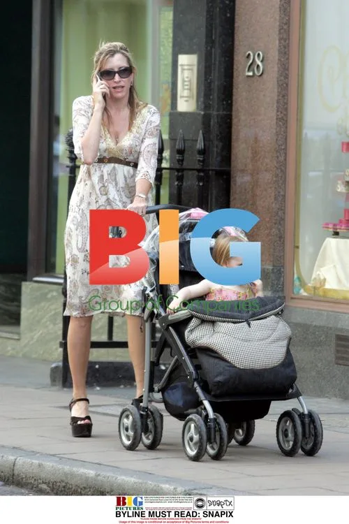 Heather Mills McCartney and Daughter Beatrice Shopping in London
