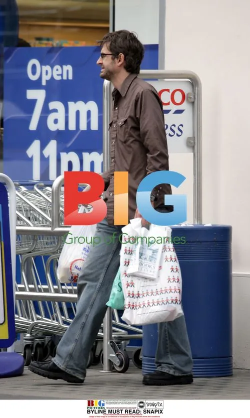 Louis Theroux out shopping with girlfriend