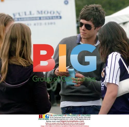 Adam Brody chats with fans on 'In The Land of Women' set