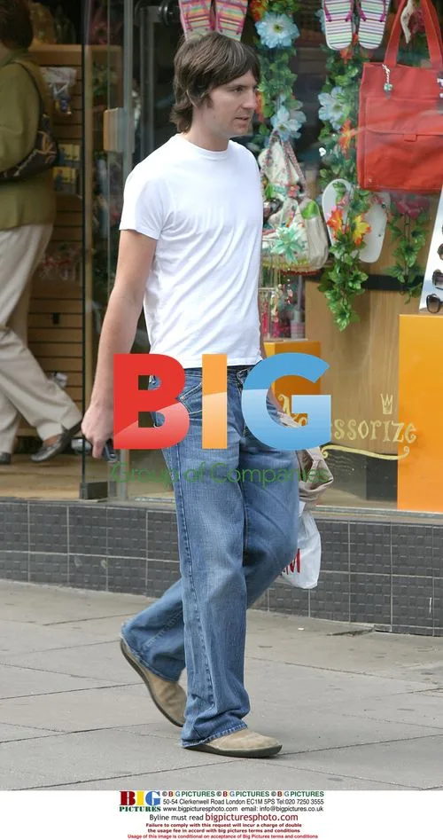 Dan Hipgrave Relaxes in London Park