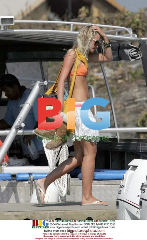 Love Island celebs return to UK from Fiji
