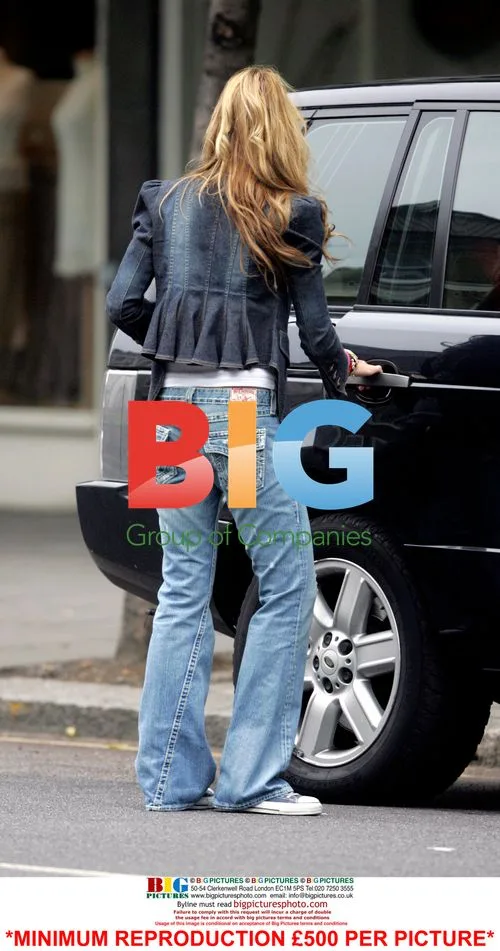 Elle Macpherson with son after relationship ends